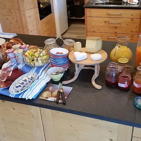 Tivoli Chalet レイサン